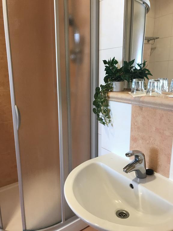 Hotel Bohemia Йичин Экстерьер фото