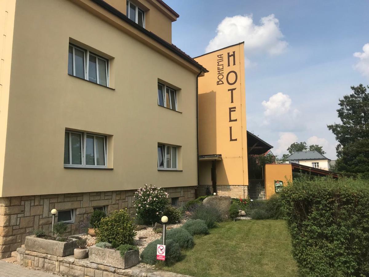 Hotel Bohemia Йичин Экстерьер фото